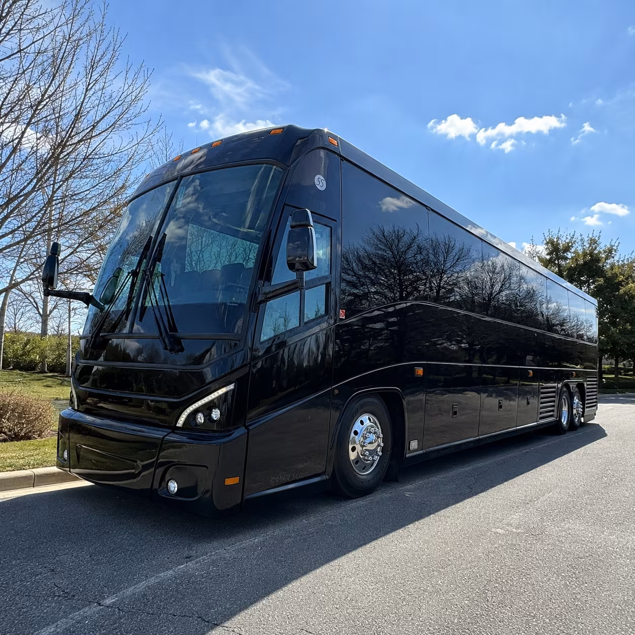 bus rental options for middletown trips