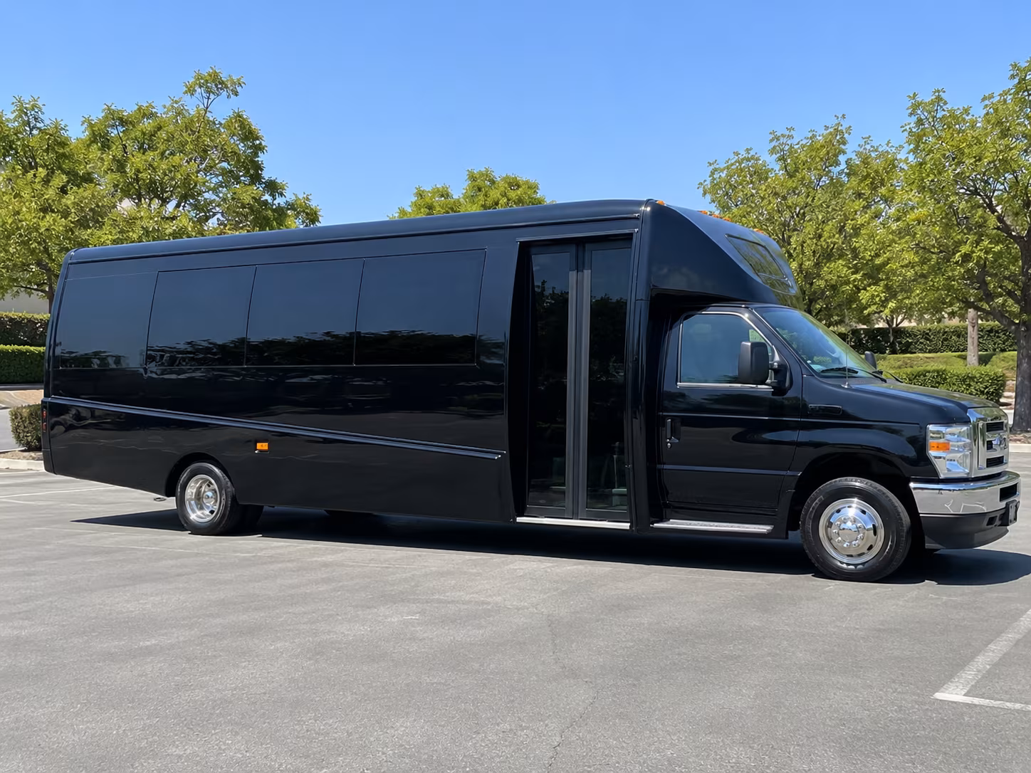 jersey city private bus rentals for jersey city concerts and festivals